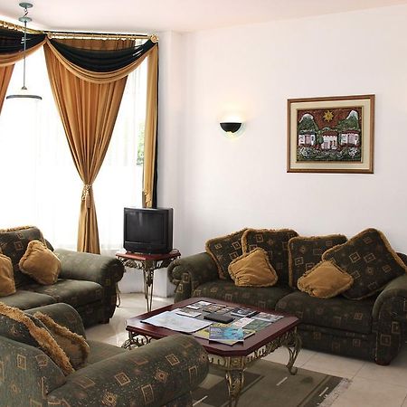 Planet House Hotel Puerto Ayora  Zewnętrze zdjęcie