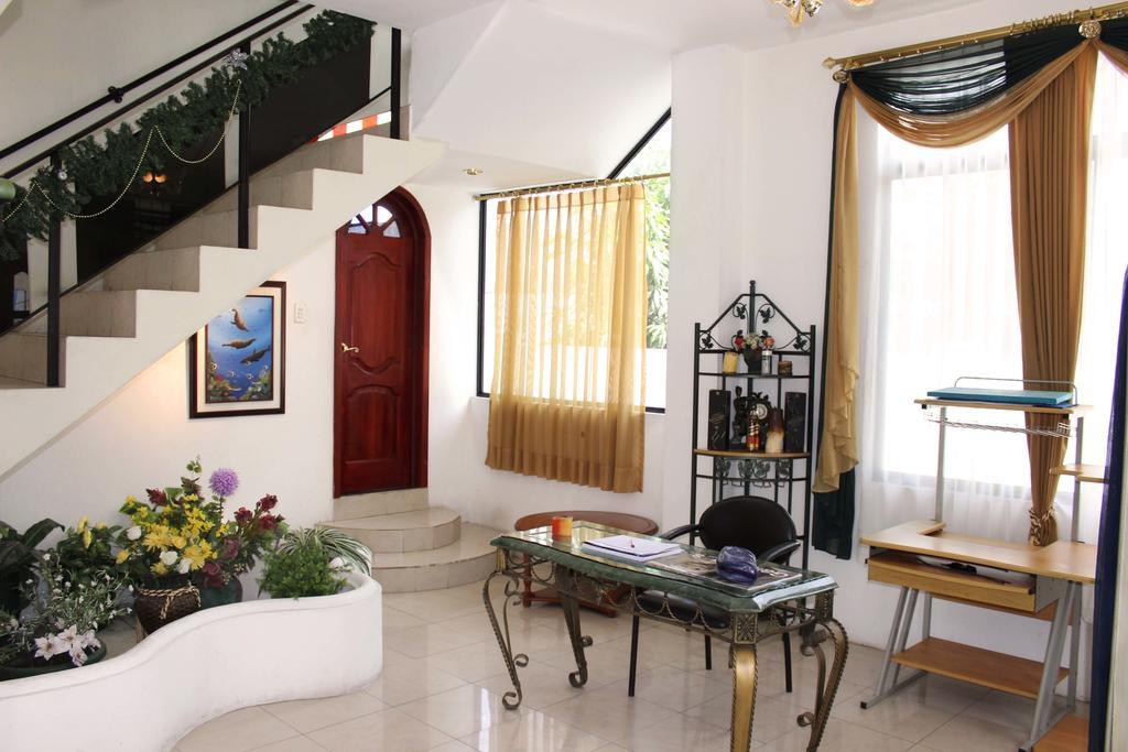 Planet House Hotel Puerto Ayora  Zewnętrze zdjęcie