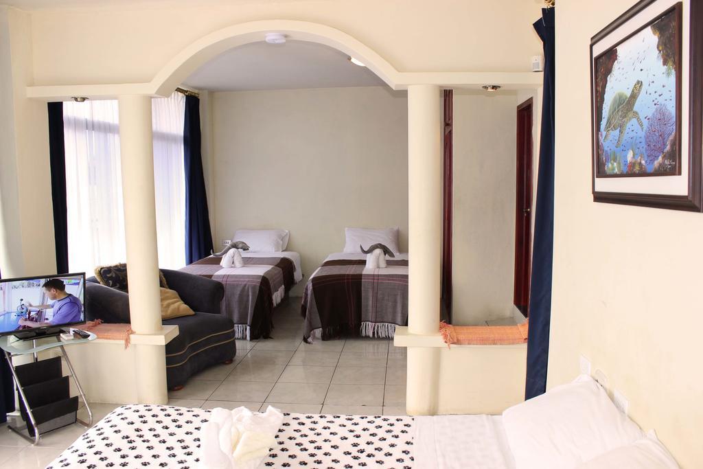 Planet House Hotel Puerto Ayora  Pokój zdjęcie