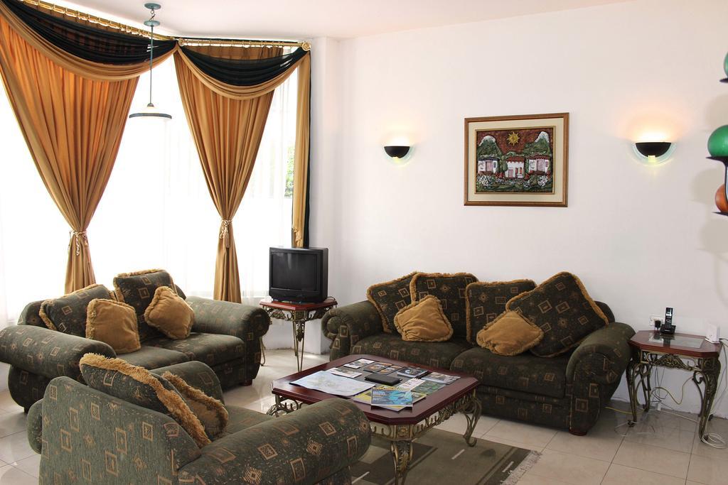 Planet House Hotel Puerto Ayora  Zewnętrze zdjęcie