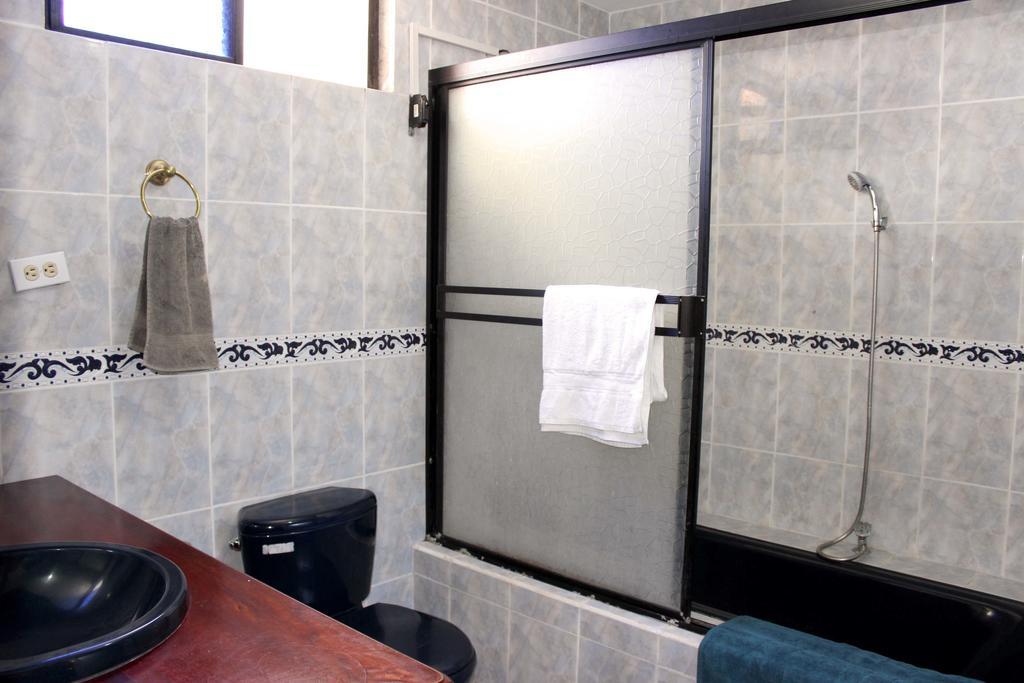Planet House Hotel Puerto Ayora  Pokój zdjęcie