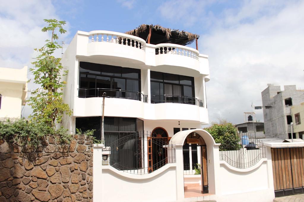 Planet House Hotel Puerto Ayora  Zewnętrze zdjęcie
