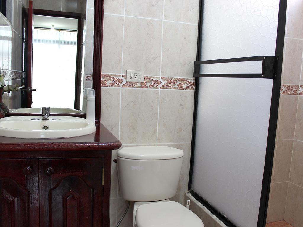 Planet House Hotel Puerto Ayora  Pokój zdjęcie