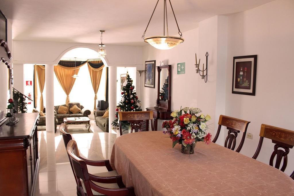 Planet House Hotel Puerto Ayora  Zewnętrze zdjęcie